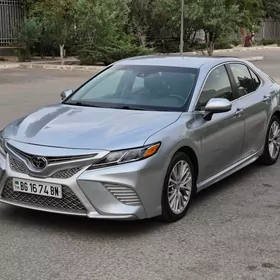 Toyota Camry 2018