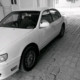 Nissan Cefiro 1995