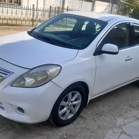 Nissan Versa 2014