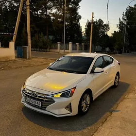 Hyundai Elantra 2019