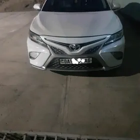 Toyota Camry 2018