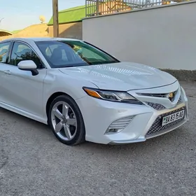 Toyota Camry 2018