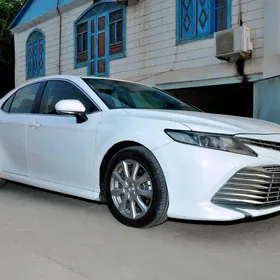 Toyota Camry 2018