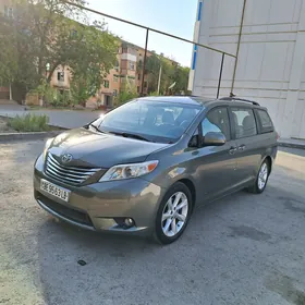 Toyota Sienna 2010