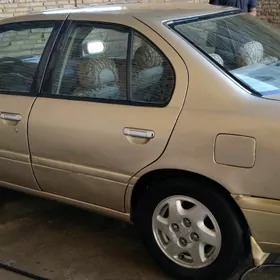 Nissan Primera 1996