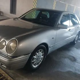 Mercedes-Benz E320 1998