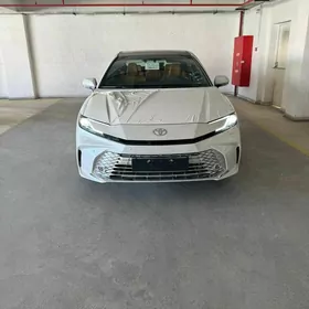 Toyota Camry 2024