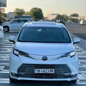 Toyota Sienna 2021