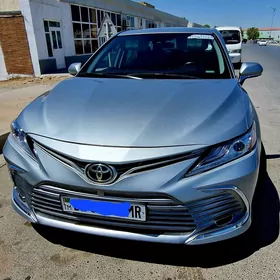 Toyota Camry 2019