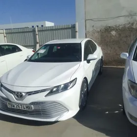 Toyota Camry 2019