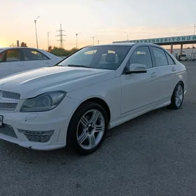 Mercedes-Benz C300 2010