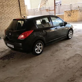 Nissan Versa 2010