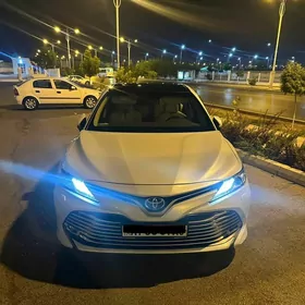 Toyota Camry 2019