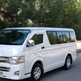 Toyota Hiace 2012