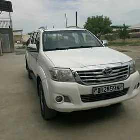 Toyota Hilux 2015