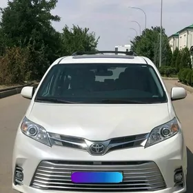 Toyota Sienna 2019