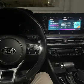 Kia K5 2021