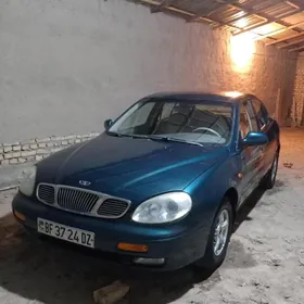 Daewoo Leganza 1998