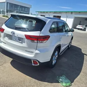 Toyota Highlander 2016