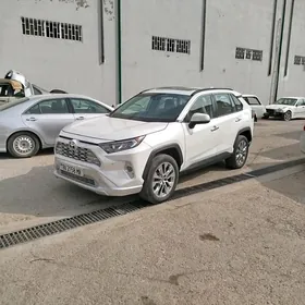 Toyota RAV4 2021