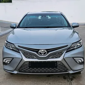 Toyota Camry 2018