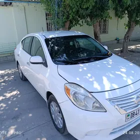 Nissan Versa 2012