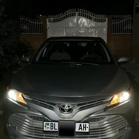 Toyota Camry 2018