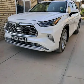 Toyota Highlander 2021