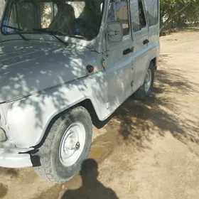 UAZ 469 2000