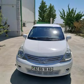 Nissan Versa 2011