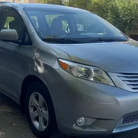 Toyota Sienna 2015