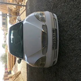 Hyundai Elantra 1999