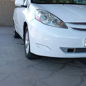 Toyota Sienna 2008