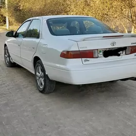 Toyota Camry 2000