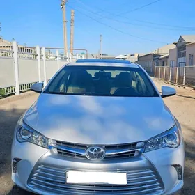 Toyota Camry 2017