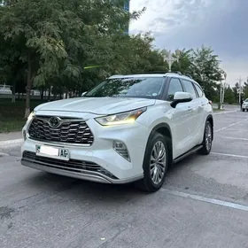 Toyota Highlander 2021