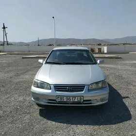 Toyota Camry 2001