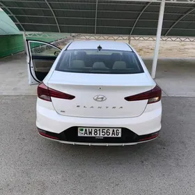 Hyundai Elantra 2019