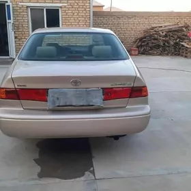 Toyota Camry 2000