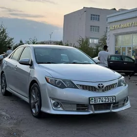 Toyota Camry 2013