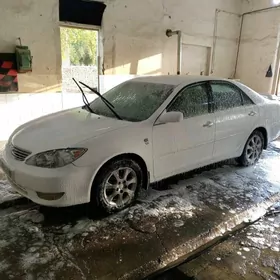 Toyota Camry 2004