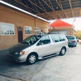 Toyota Sienna 2002