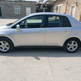 Nissan Versa 2010