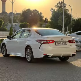 Toyota Camry 2018