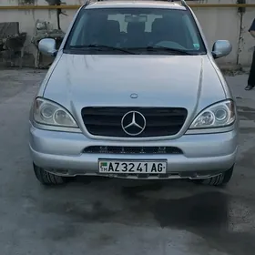 Mercedes-Benz ML400 2001