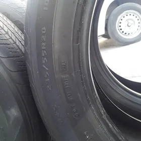 Goodyear 235 55 20