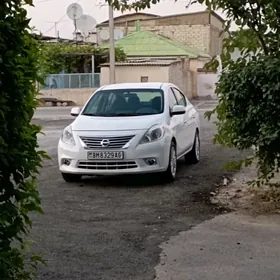 Nissan Versa 2011