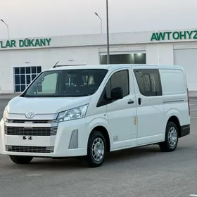 Toyota Hiace 2021