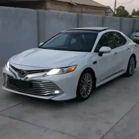 Toyota Camry 2018