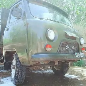 UAZ Profi 2000